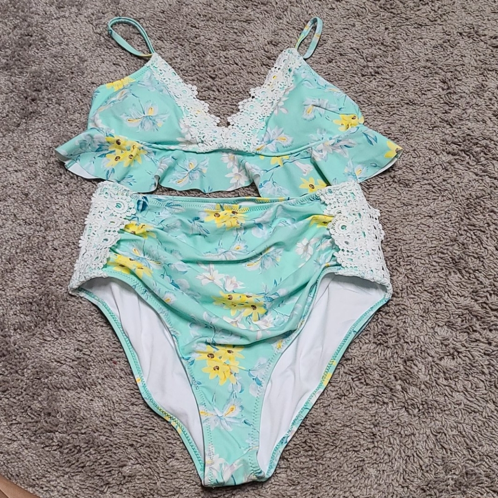 Bathing suit